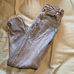 5/$25🦋AE MOM JEANS